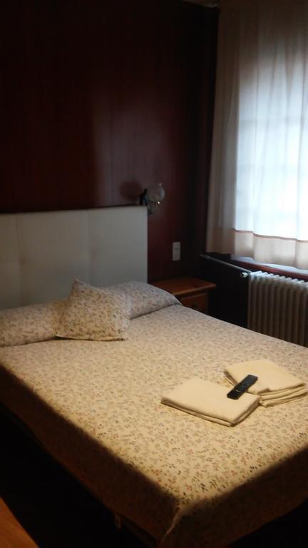 Hostal Porta De Nuria Рибес-де-Фресер Екстер'єр фото